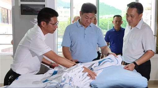 梧州市市委常委、統(tǒng)戰(zhàn)部部長何世恰蒞臨百裕集團(tuán)調(diào)研指導(dǎo)
